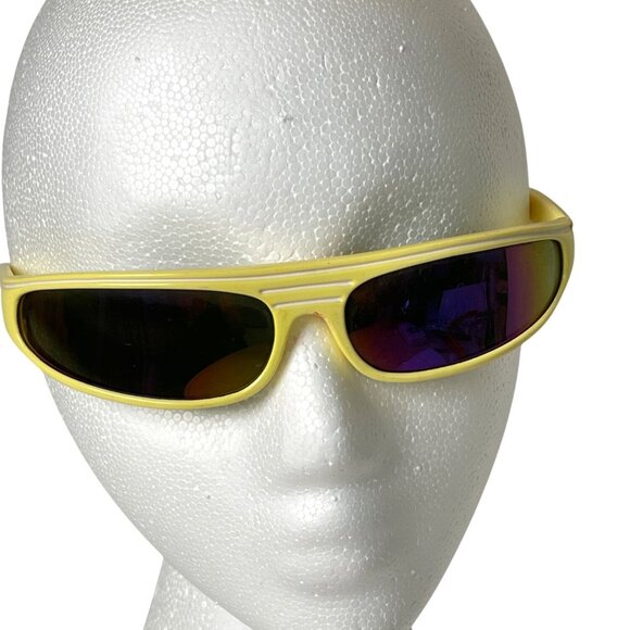 Vintage Retro 80's Yellow Sporty Wraparound Sunglasses Dark Lenses Groovy Cool - Picture 1 of 14